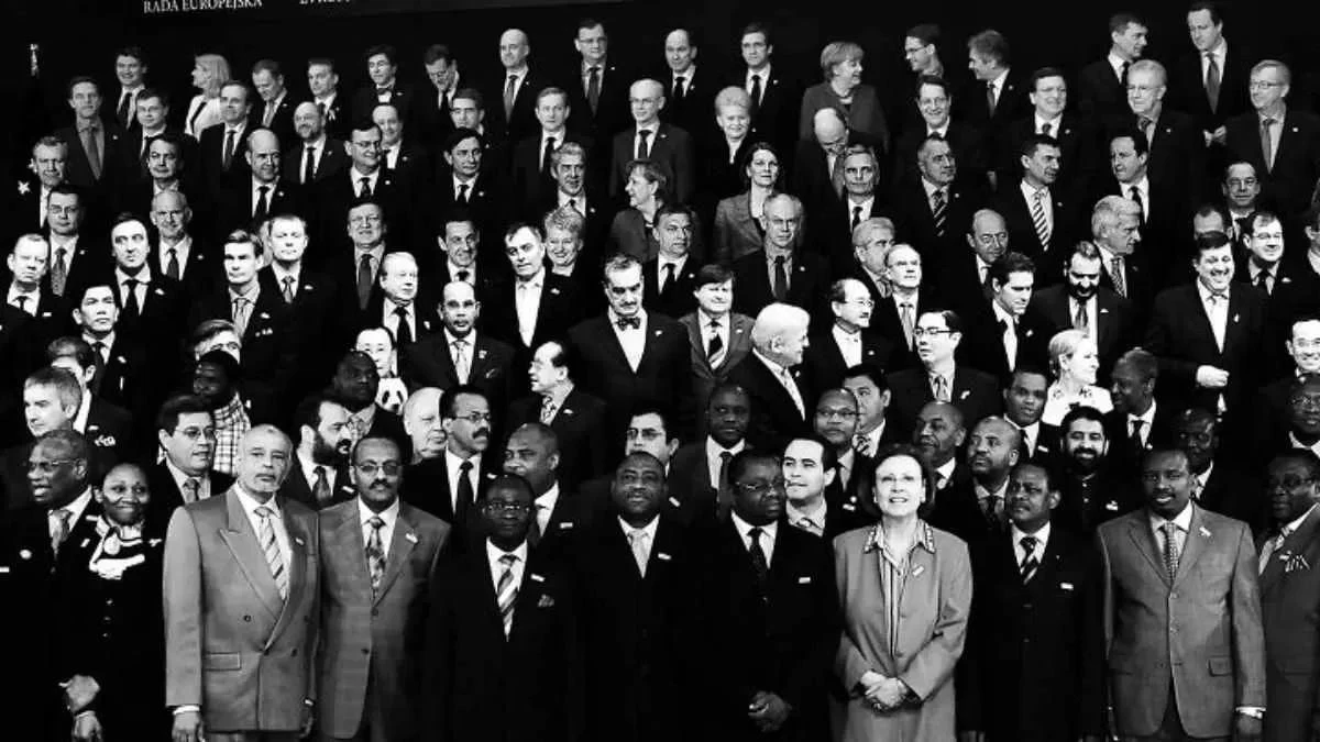 optical illusion find the hidden panda in 11 seconds